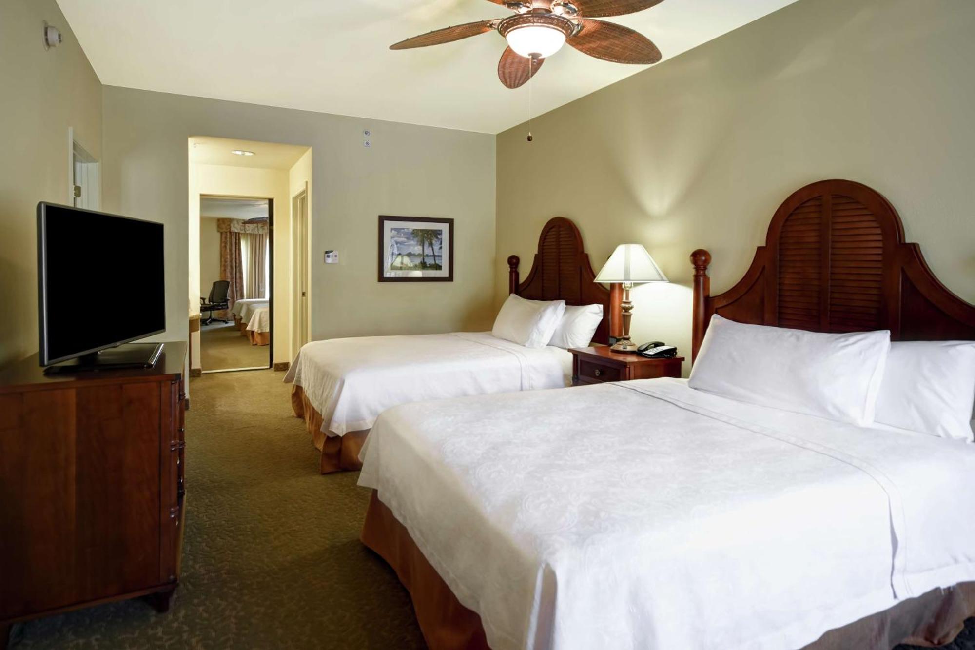 Two Bedroom Suite with One King and Two Queen Beds - Non-Smoking,1552445182:JPEG